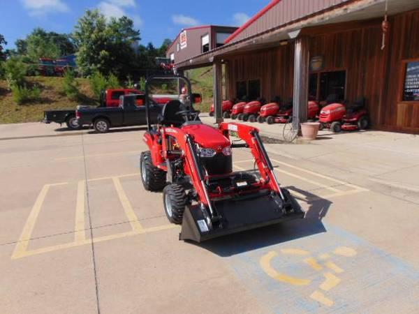 MF GC1725M - 25HP - Compact Tractor - TLB